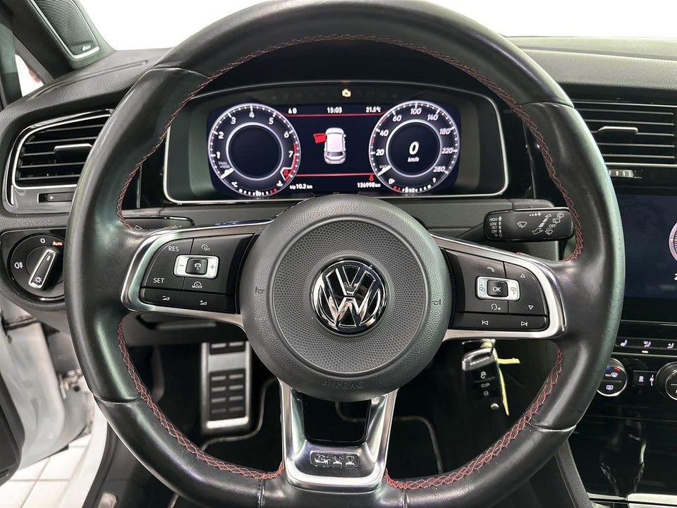 VW Golf VII 2,0 GTi Performance 5d