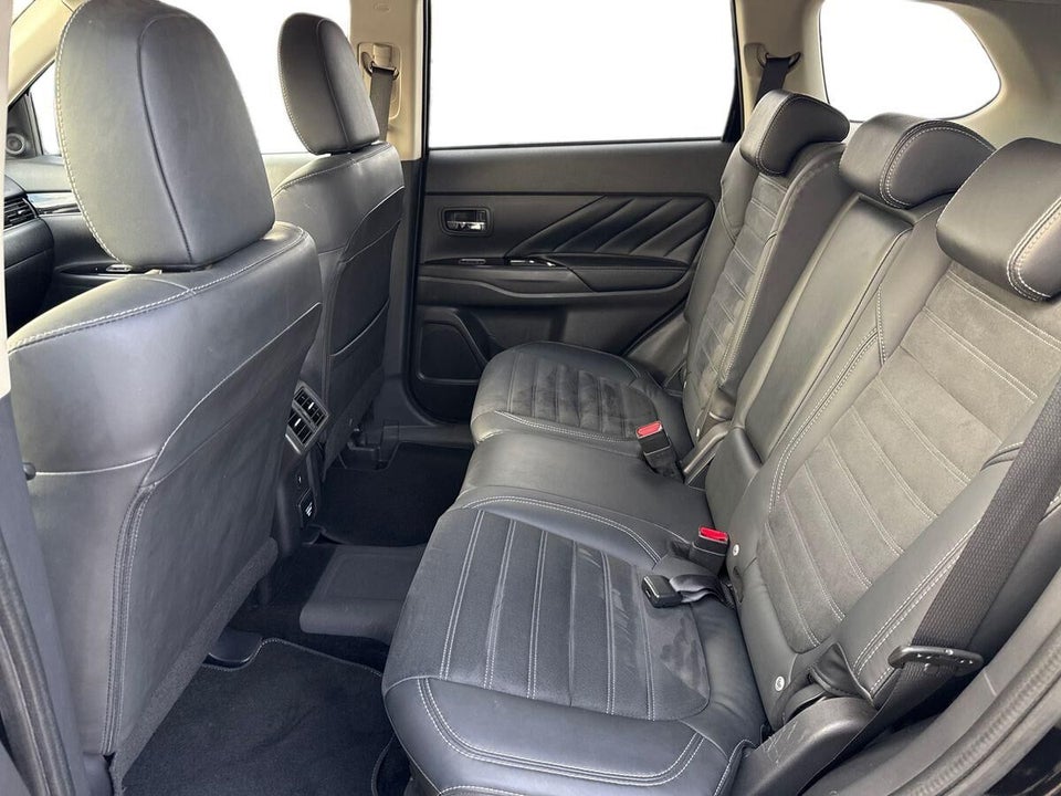 Mitsubishi Outlander 2,4 PHEV Intense CVT 4WD 5d