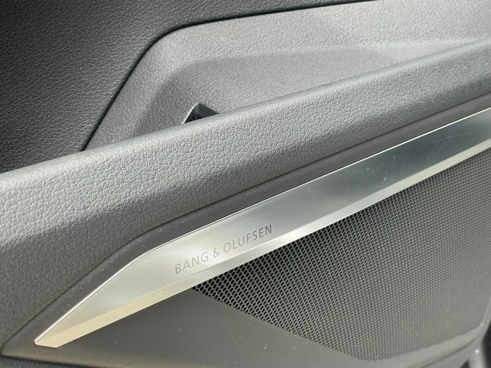 Audi Q8 e-tron 50 S-line Sportback quattro 5d