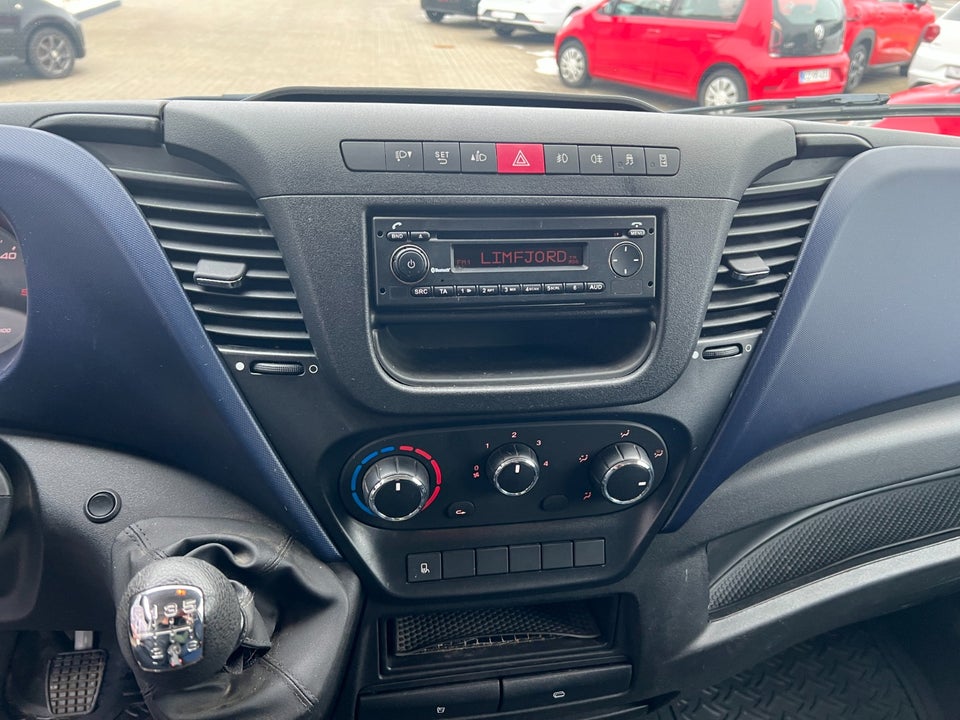 Iveco Daily 2,3 35S12 7,3m³ Van