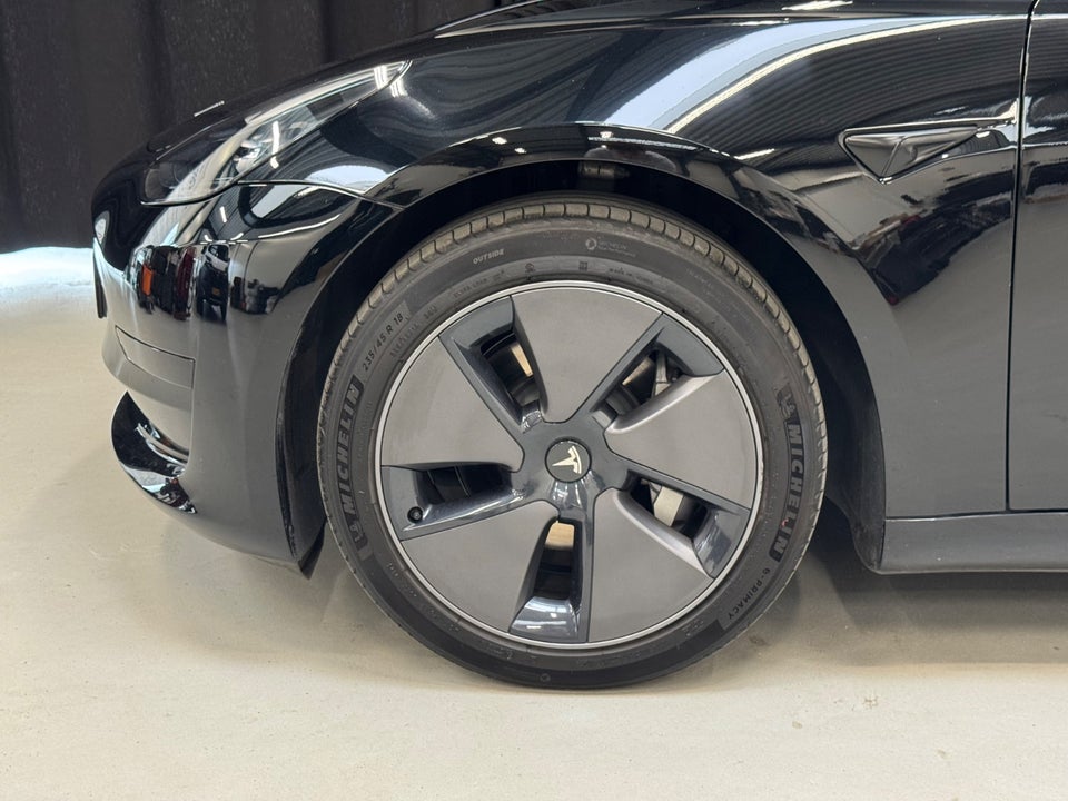 Tesla Model 3 Standard Range+ RWD 4d