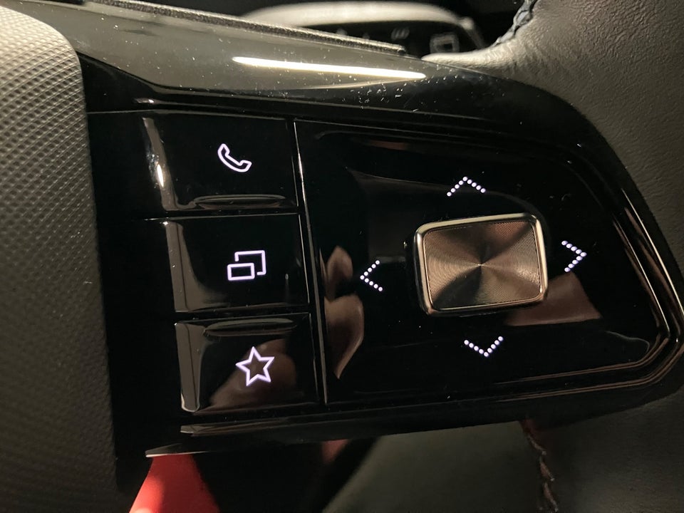 MG 4 77 Luxury Extended Range 5d