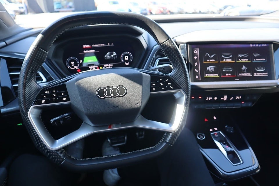 Audi Q4 e-tron 45 S-line quattro 5d