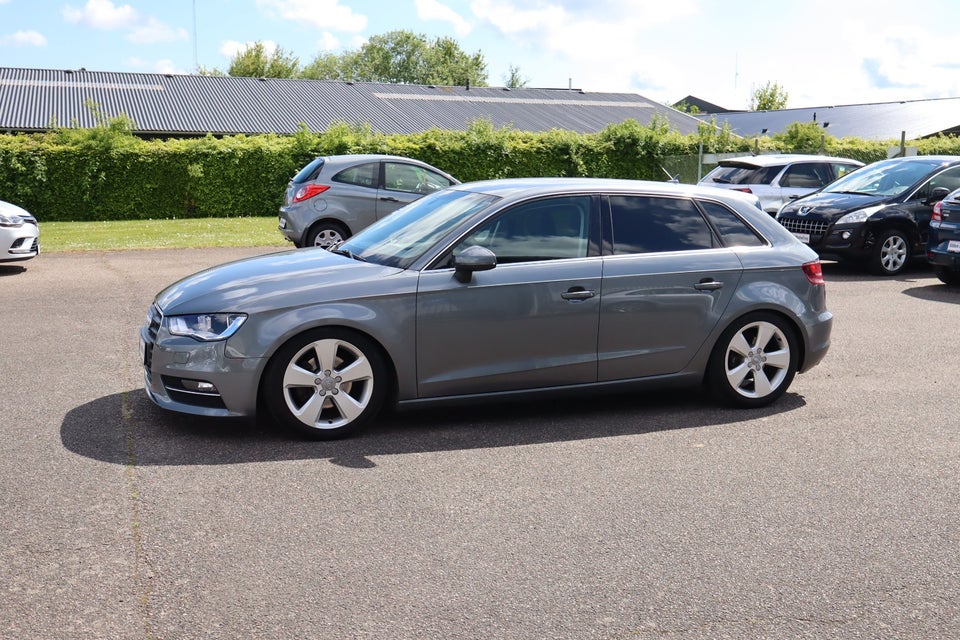 Audi A3 1,4 TFSi 125 Attraction Sportback 5d