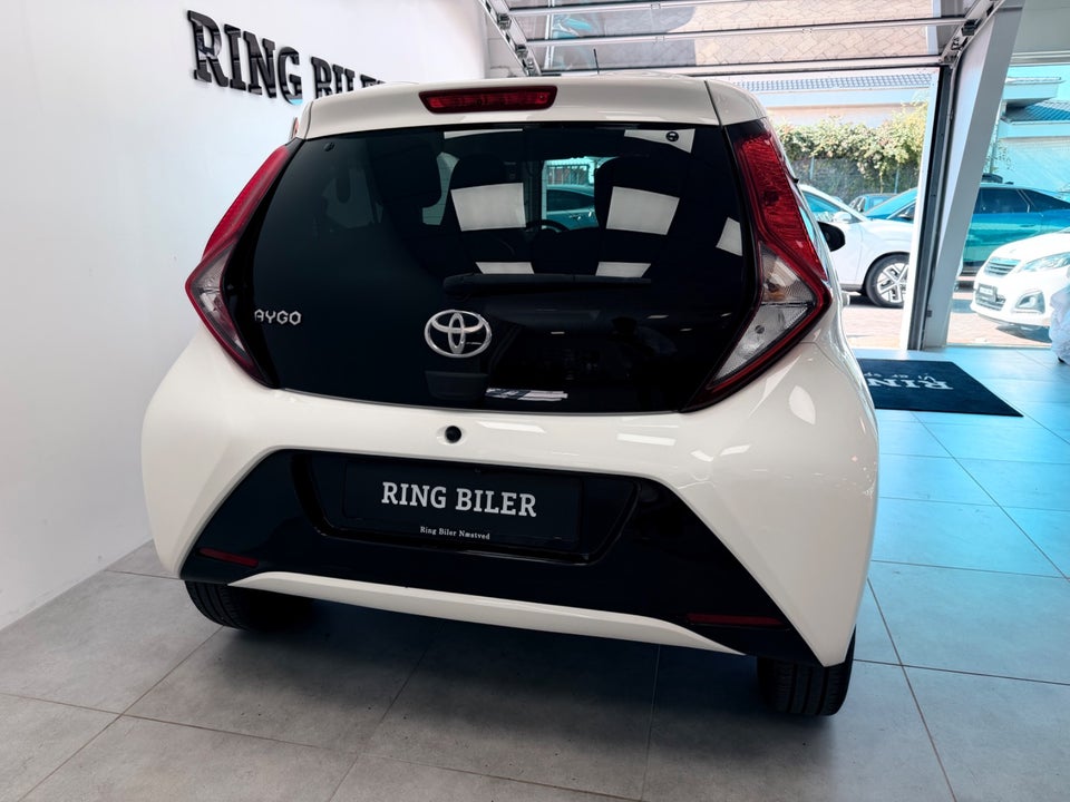 Toyota Aygo 1,0 VVT-i x-press 5d