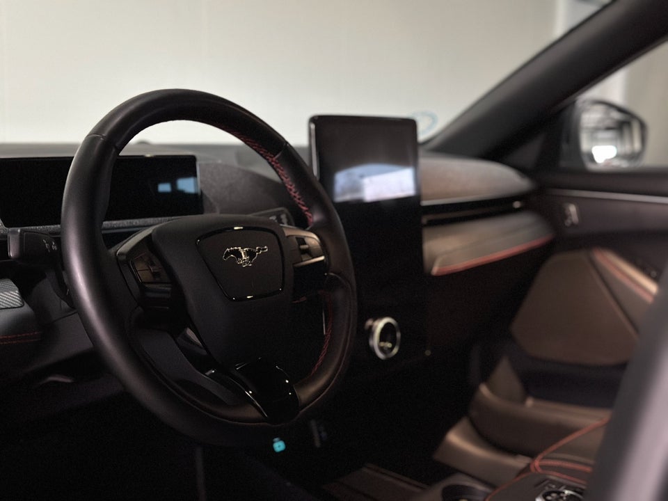 Ford Mustang Mach-E 75 Standard Range AWD 5d