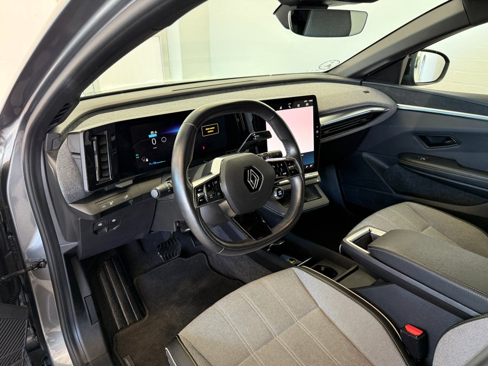 Renault Megane E-Tech 60 Techno 5d