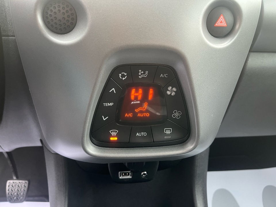 Toyota Aygo 1,0 VVT-i x-press 5d