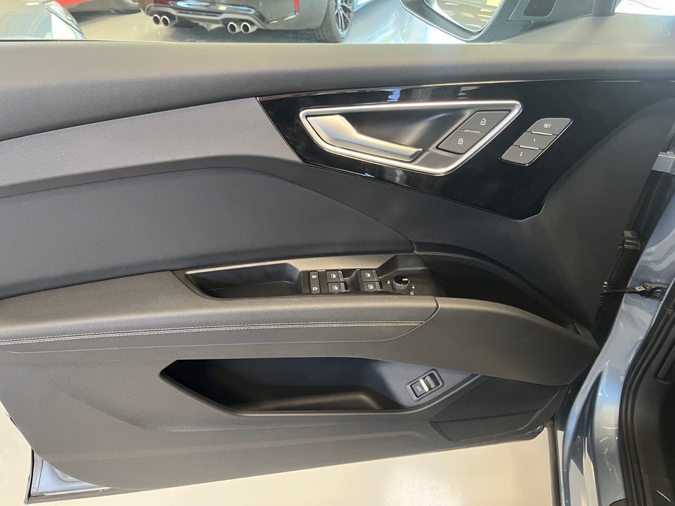 Audi Q4 e-tron 40 Advanced 5d