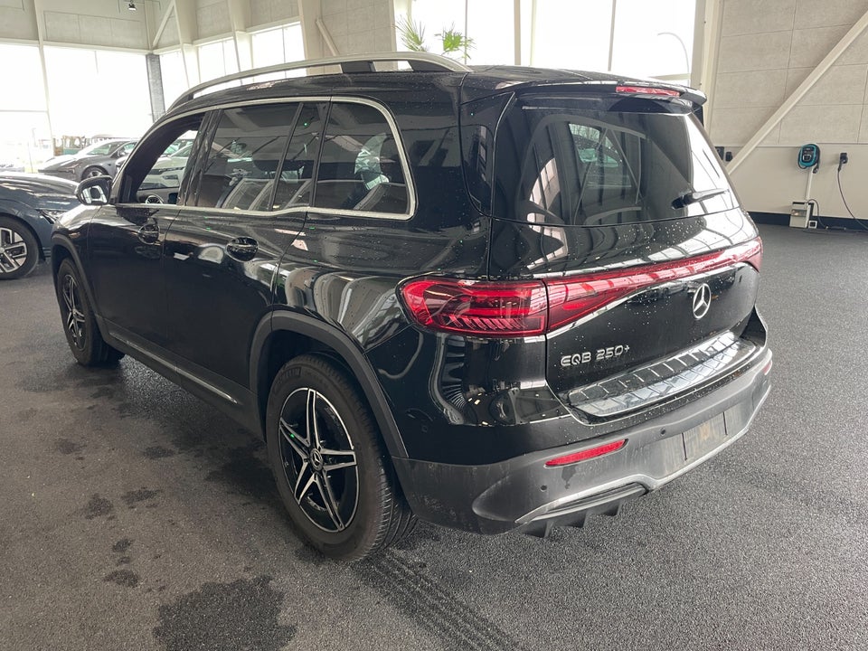 Mercedes EQB250+ AMG Line 5d