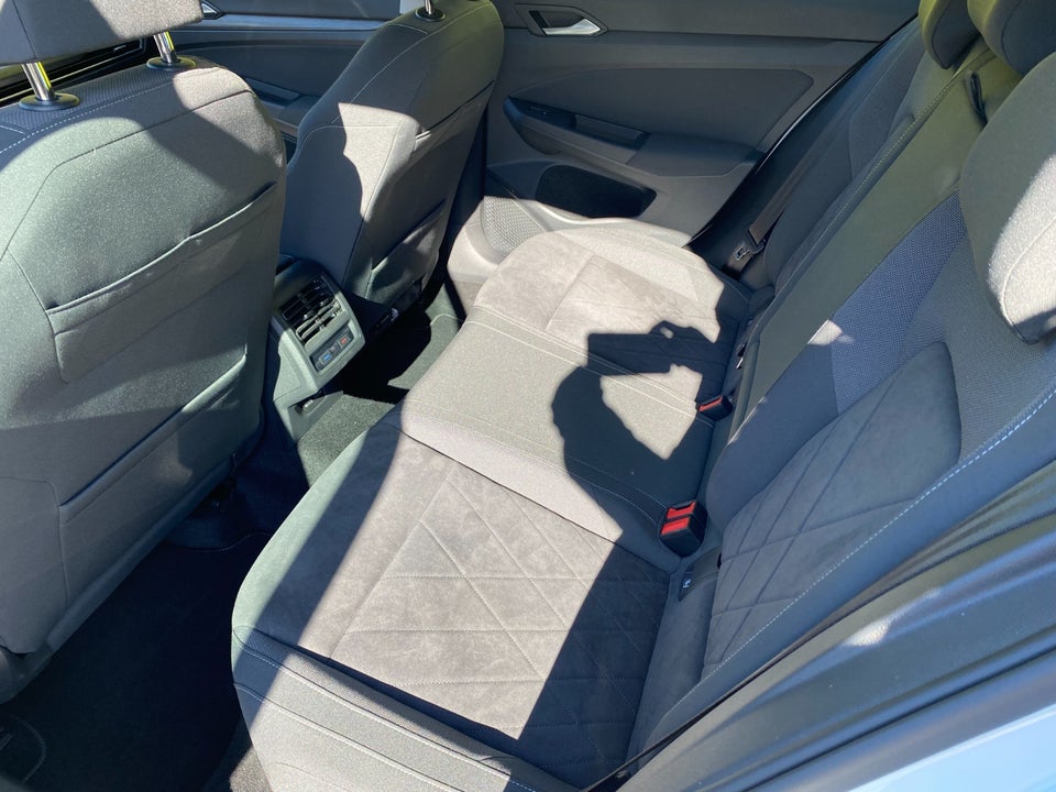 VW Golf VIII 1,5 eTSi 150 Style DSG 5d