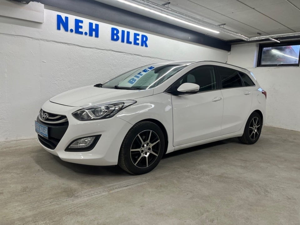 Hyundai i30 1,6 CRDi 110 Style CW Eco 5d