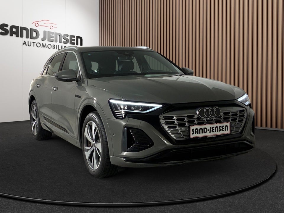 Audi Q8 e-tron 50 S-line quattro 5d