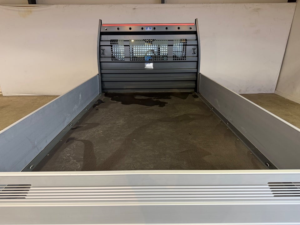 Ford E-Transit 350 L3 Chassis 68 Trend H1 RWD