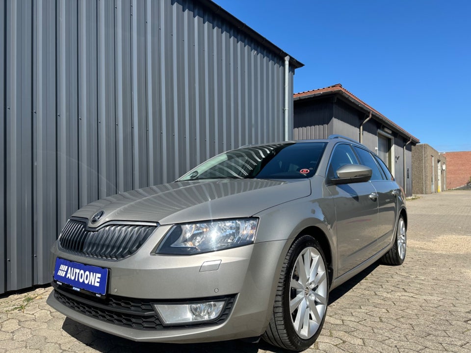 Skoda Octavia 1,6 TDi 110 Tour de France Combi 5d