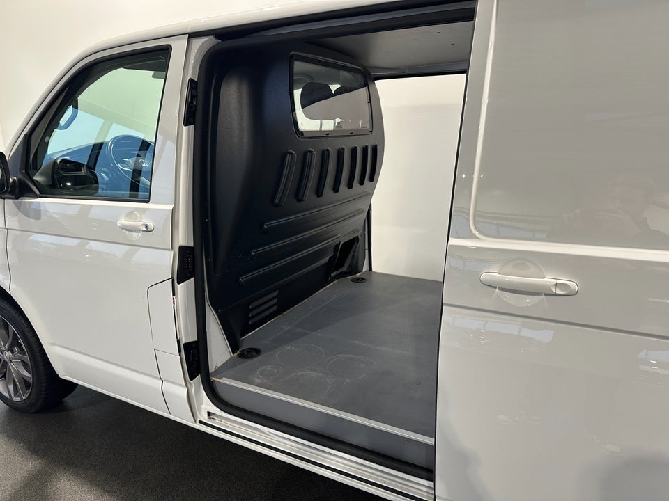 VW Transporter 2,0 TDi 150 Kassevogn DSG lang