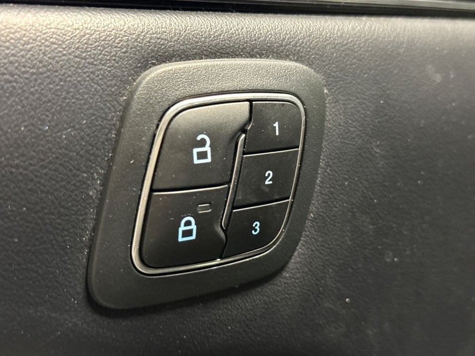 Ford Mustang Mach-E 75 Standard Range AWD 5d