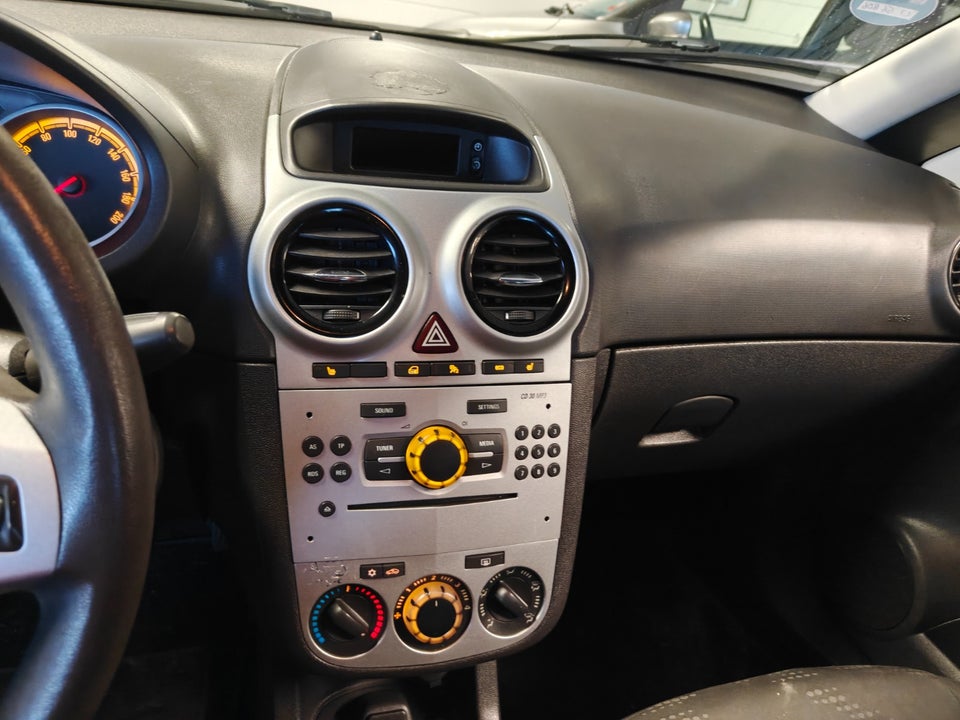 Opel Corsa 1,2 16V Enjoy 5d