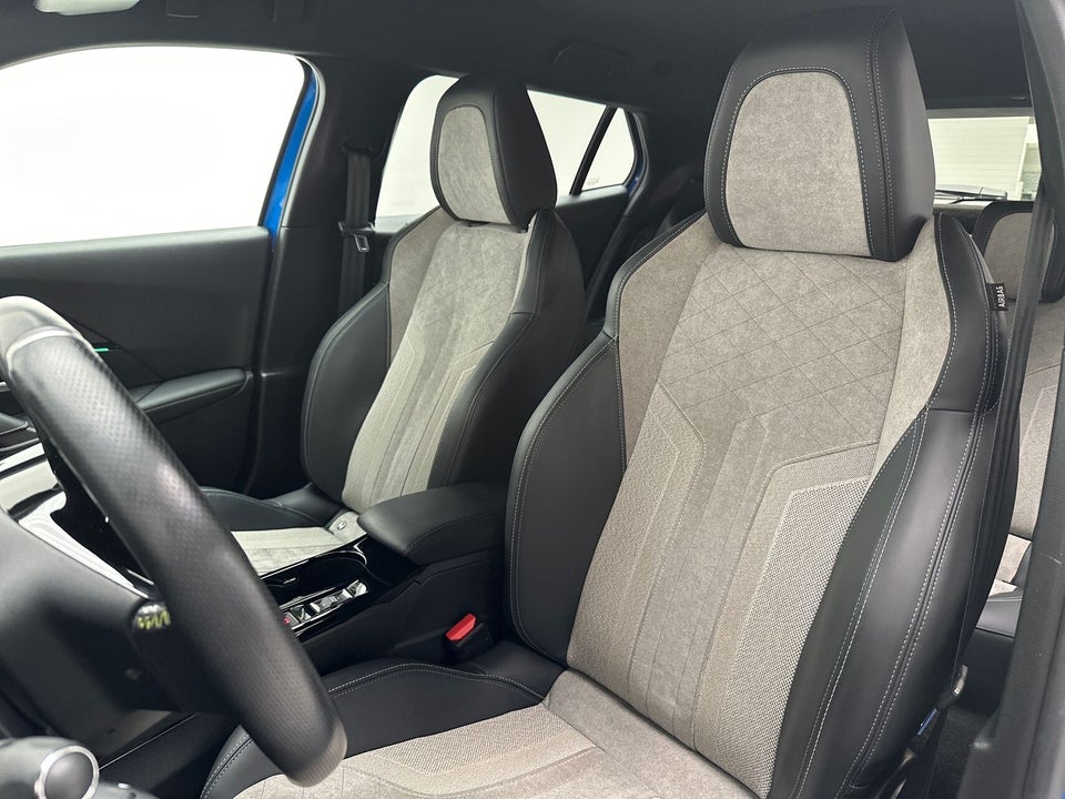 Peugeot e-2008 50 GT Pack 5d