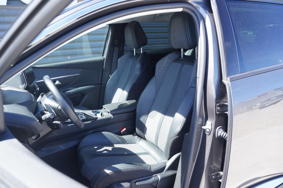 Peugeot 3008 1,6 Hybrid Allure EAT8 5d