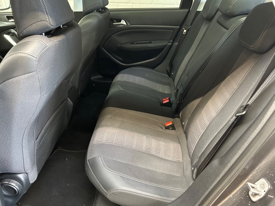 Peugeot 308 1,5 BlueHDi 130 Selection Sky SW EAT6 5d