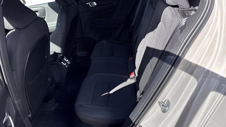 Volvo EX40 Extended Range Plus 5d