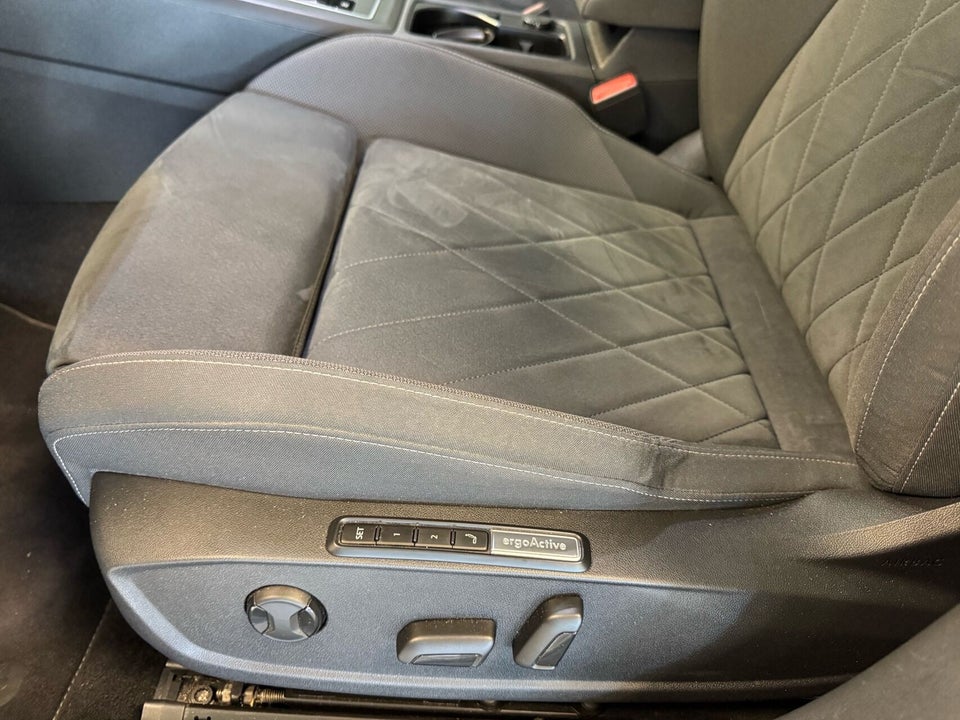 VW Golf VIII 1,4 eHybrid DSG 5d