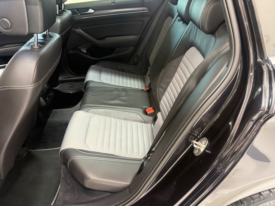 VW Passat 2,0 TDi 150 R-line Variant DSG 5d