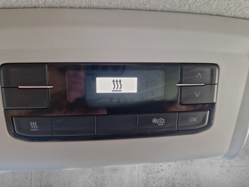 VW Transporter 2,0 TDi 110 Kassevogn lang