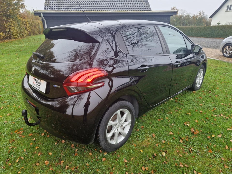 Peugeot 208 1,2 VTi 82 Envy Sky 5d