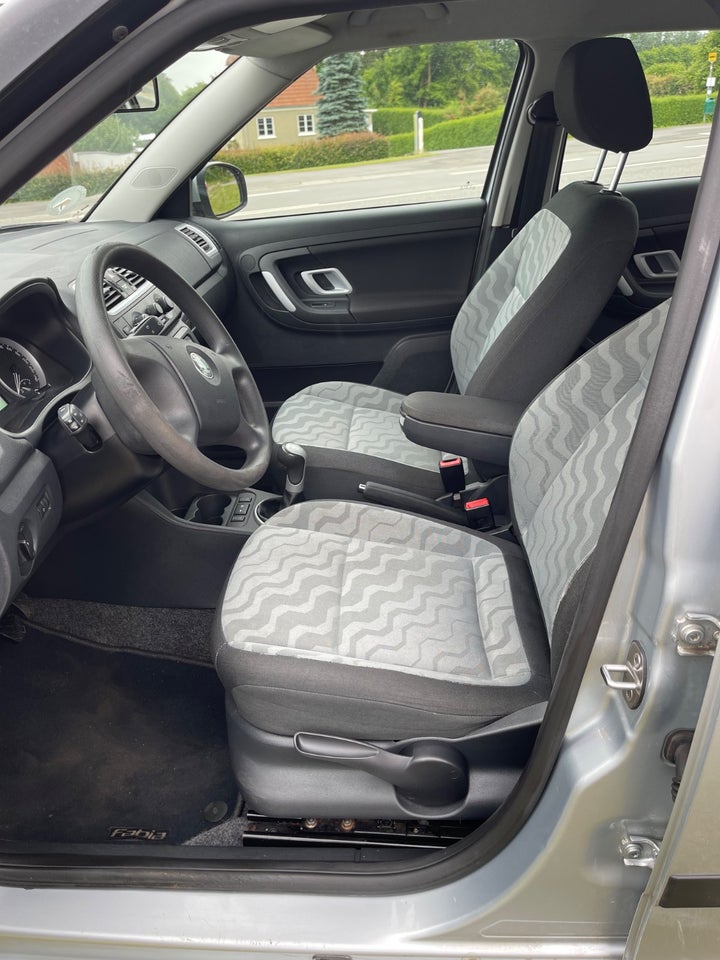 Skoda Fabia 1,4 16V Ambiente 5d