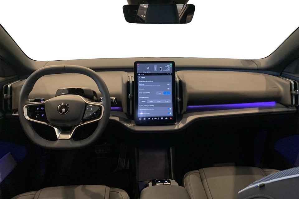 Volvo EX30 Extended Range Plus 5d