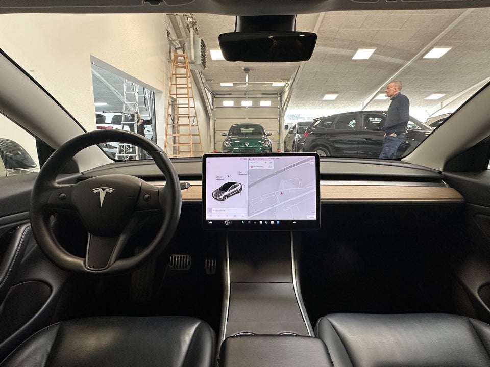 Tesla Model 3 Long Range AWD 4d