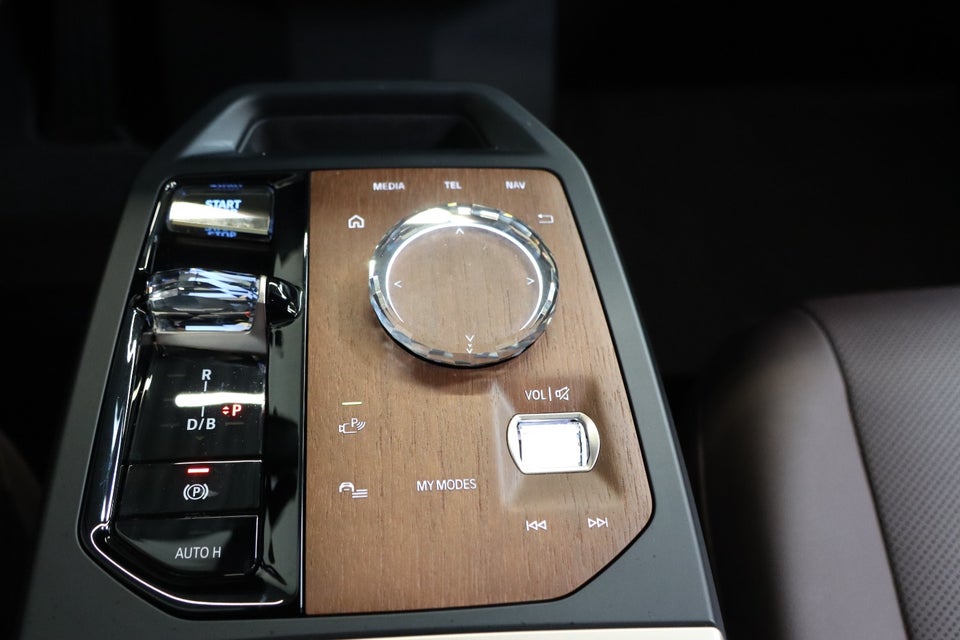 BMW iX xDrive40 Fully Charged 5d