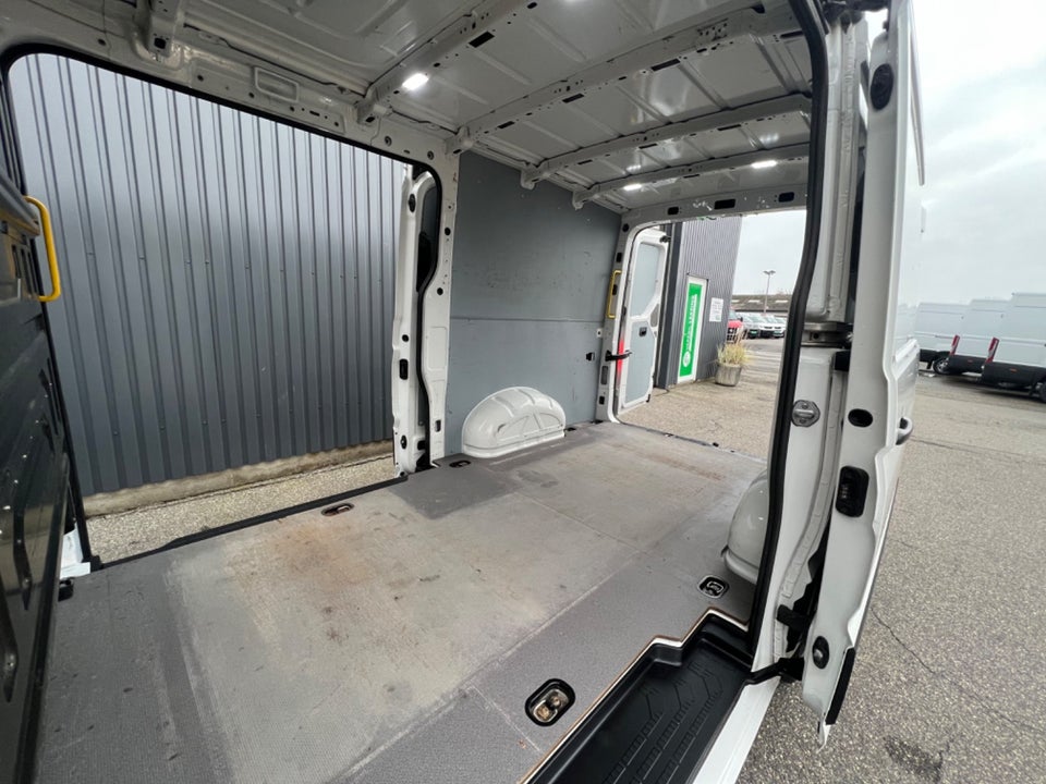 VW Crafter 35 2,0 TDi 140 Kassevogn L3H2