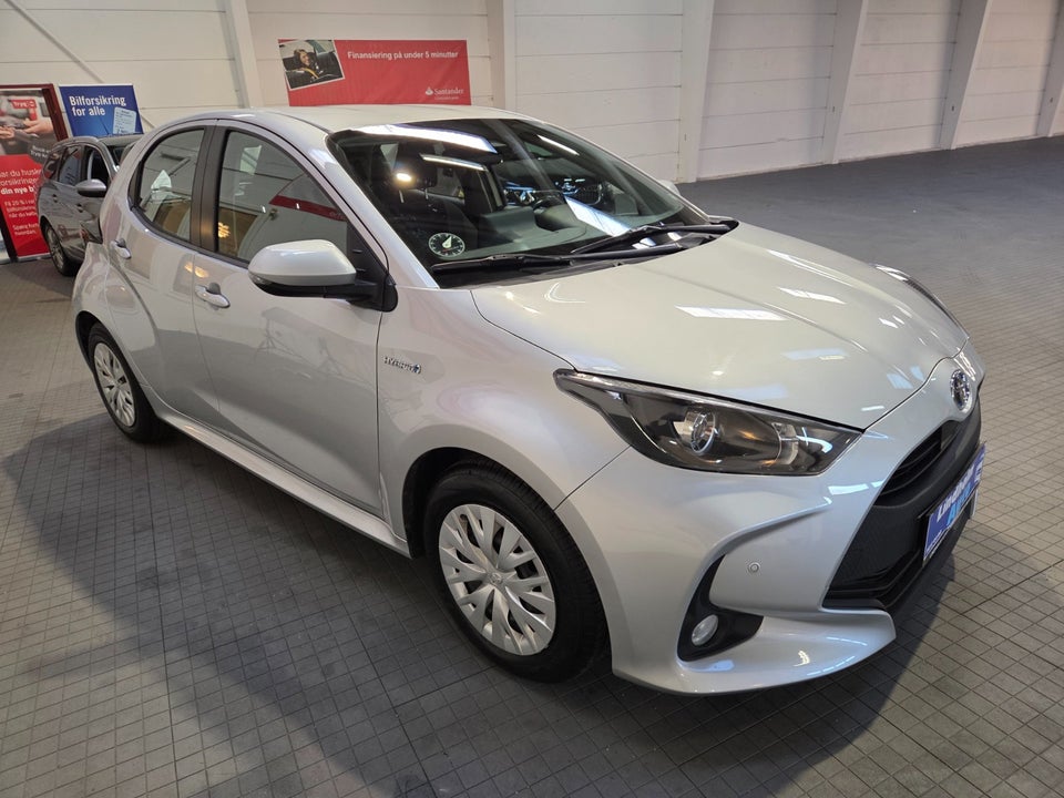 Toyota Yaris 1,5 Hybrid H3 e-CVT 5d