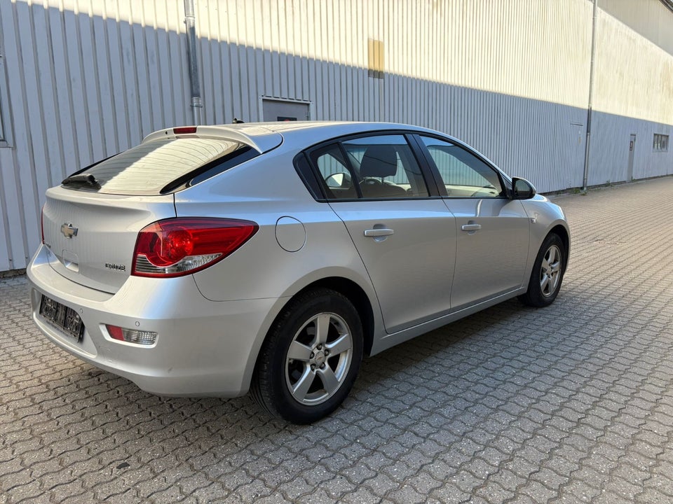 Chevrolet Cruze 1,8 LT 5d
