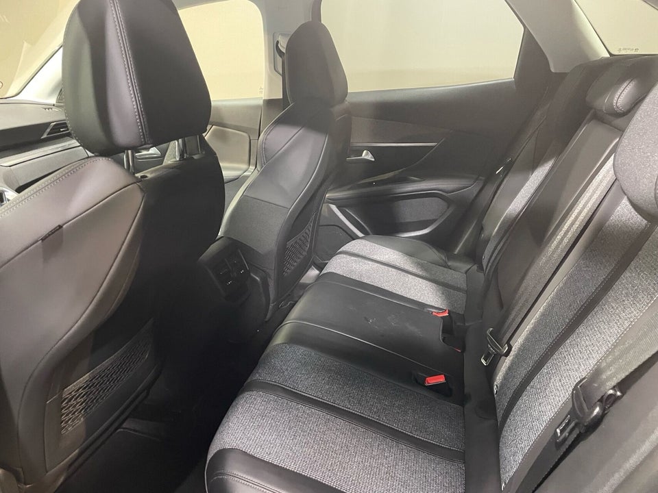 Peugeot 3008 1,6 BlueHDi 120 Allure 5d