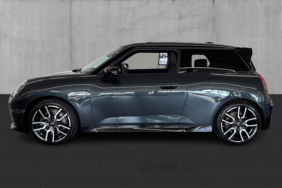 MINI Cooper E JC Works Trim XL 3d