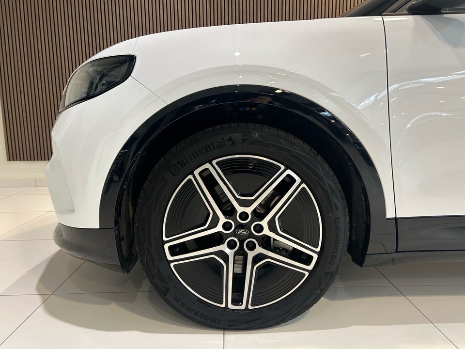 Ford Capri 79 Premium Extended Range AWD 5d