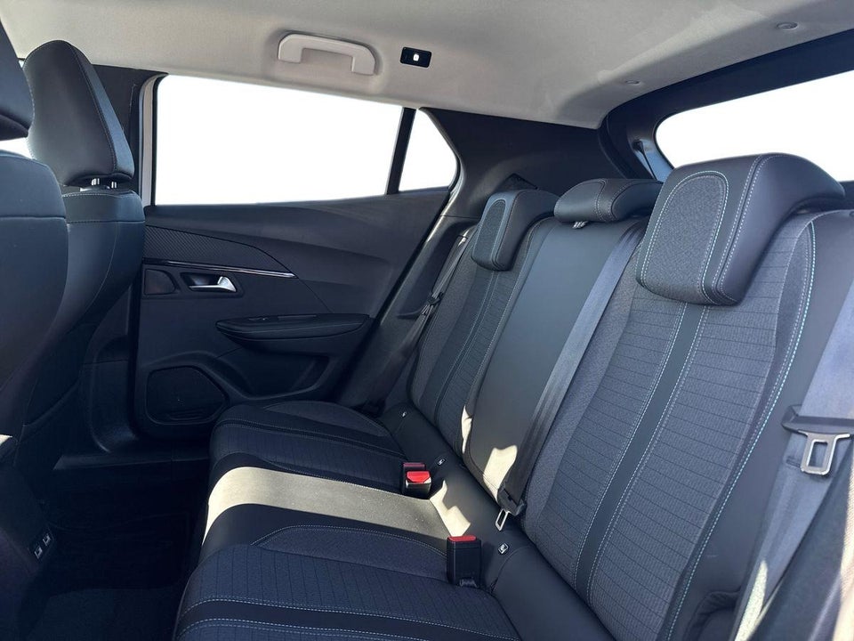 Peugeot e-2008 50 Allure 5d