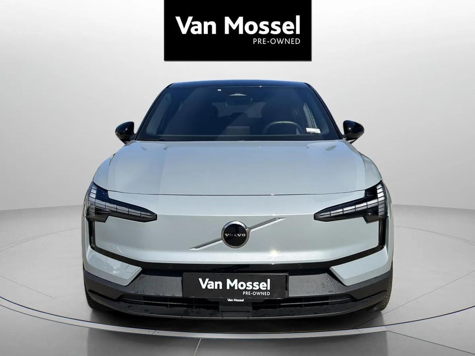 Volvo EX30 Extended Range Plus 5d