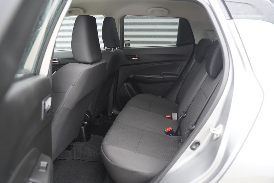 Suzuki Swift 1,0 Boosterjet mHybrid Exclusive Hit 5d