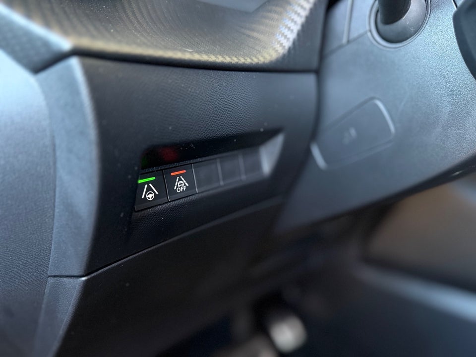 Peugeot e-2008 50 GT Pack 5d