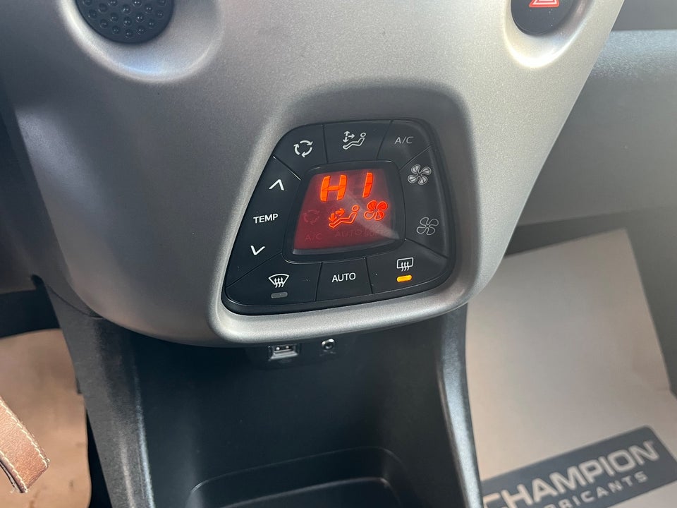 Toyota Aygo 1,0 VVT-i x-clusiv 5d