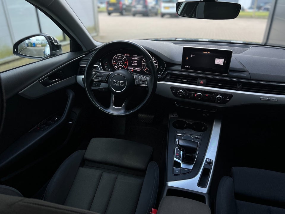 Audi A4 3,0 TDi 218 Avant quattro S-tr. 5d
