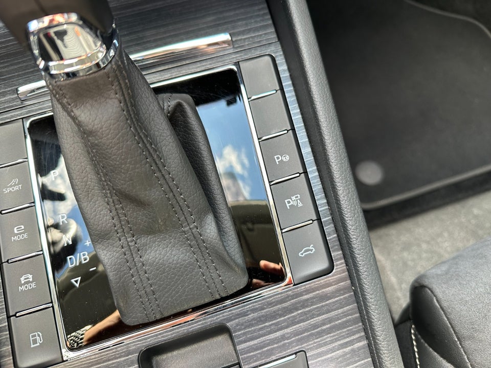 Skoda Superb 1,4 TSi iV Plus Combi DSG 5d