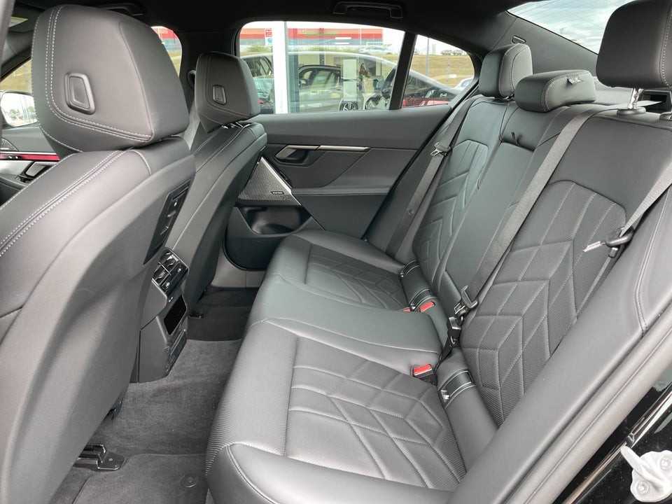 BMW i5 eDrive40 Fully Charged 4d