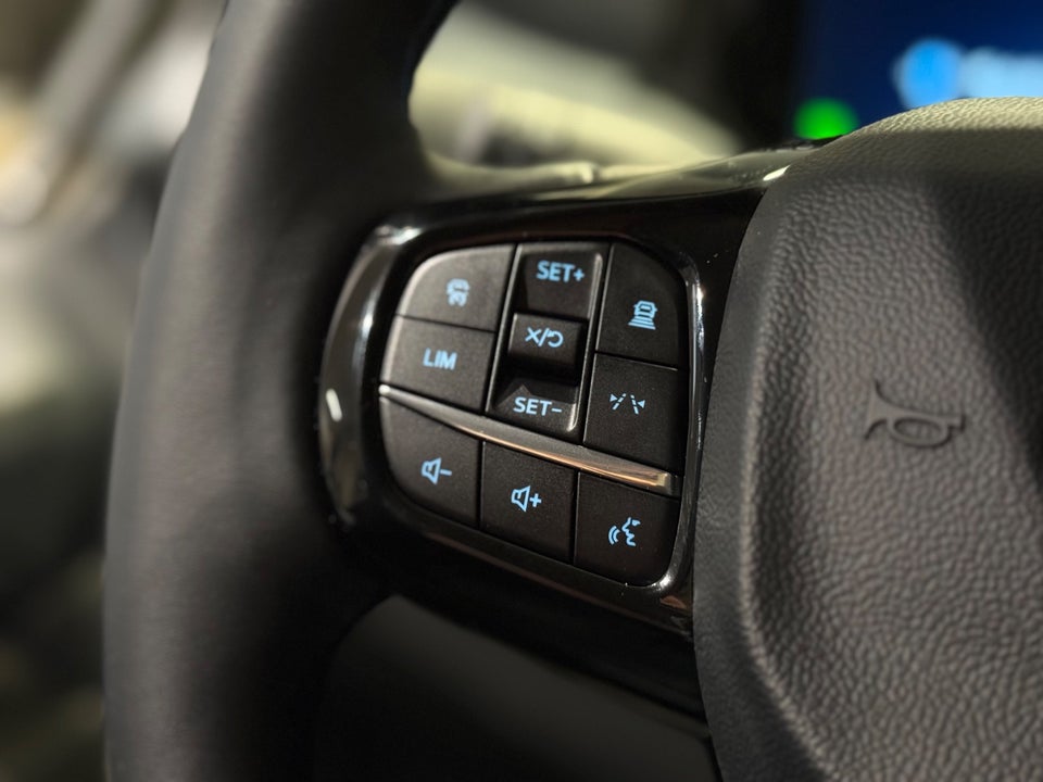 Ford Transit Custom 320L 2,0 EcoBlue Sport aut.