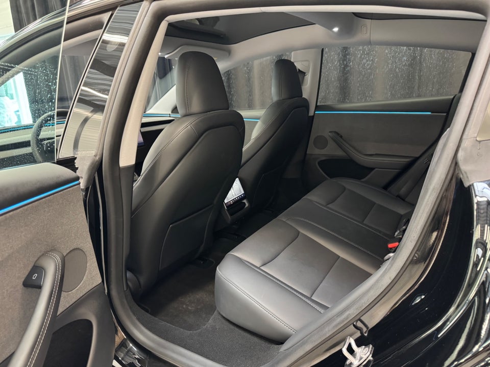 Tesla Model 3 Long Range RWD 4d